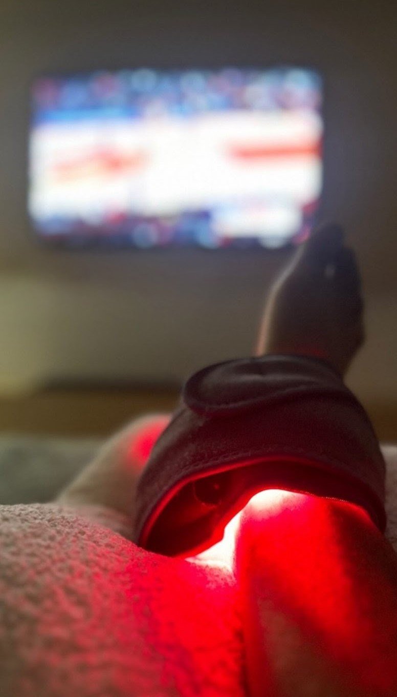 Runner Derek Mauricette using Small Rehab Belt